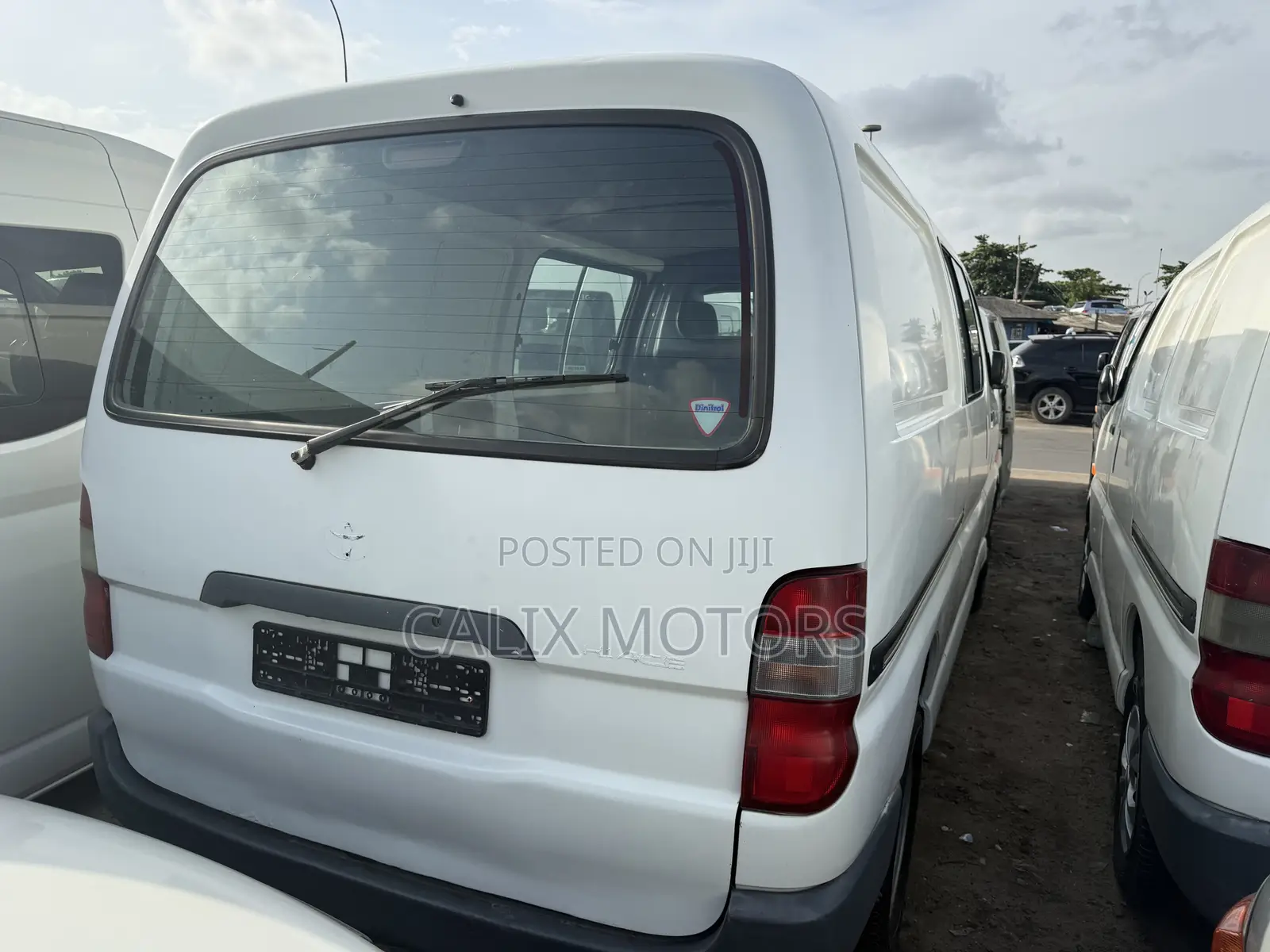 Toyota HiAce 2005 White