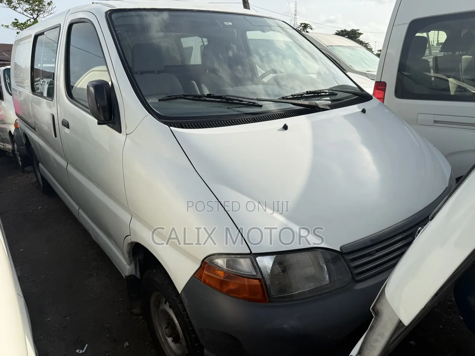 Toyota HiAce 2005 White