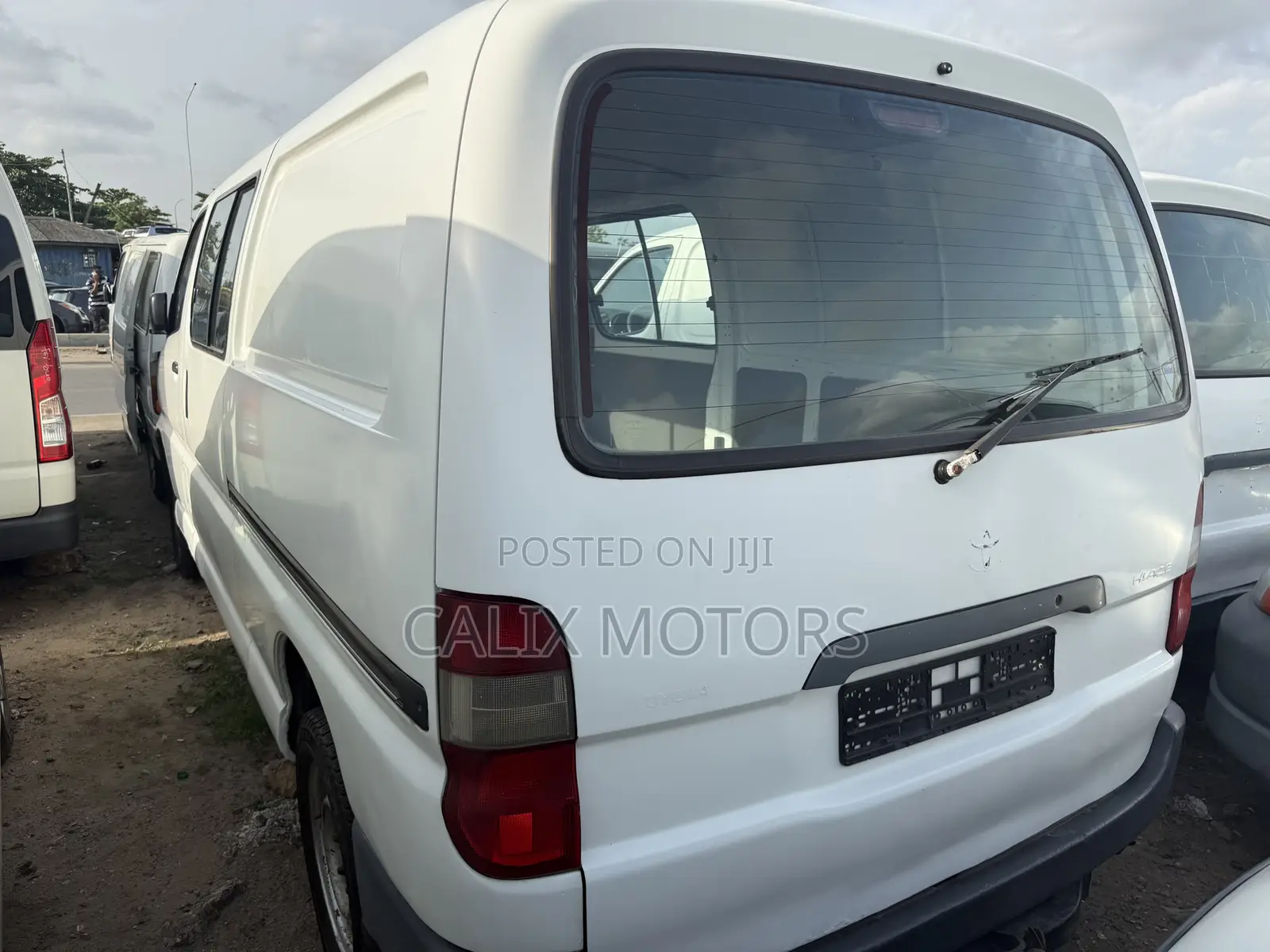 Toyota HiAce 2005 White