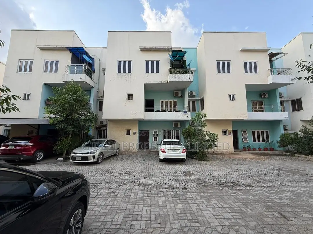 6bdrm Townhouse/Terrace in Wuye for sale