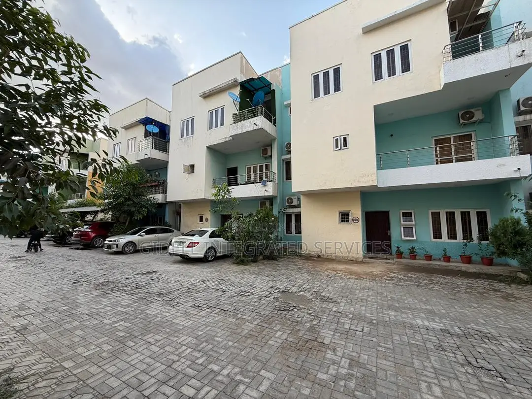 6bdrm Townhouse/Terrace in Wuye for sale
