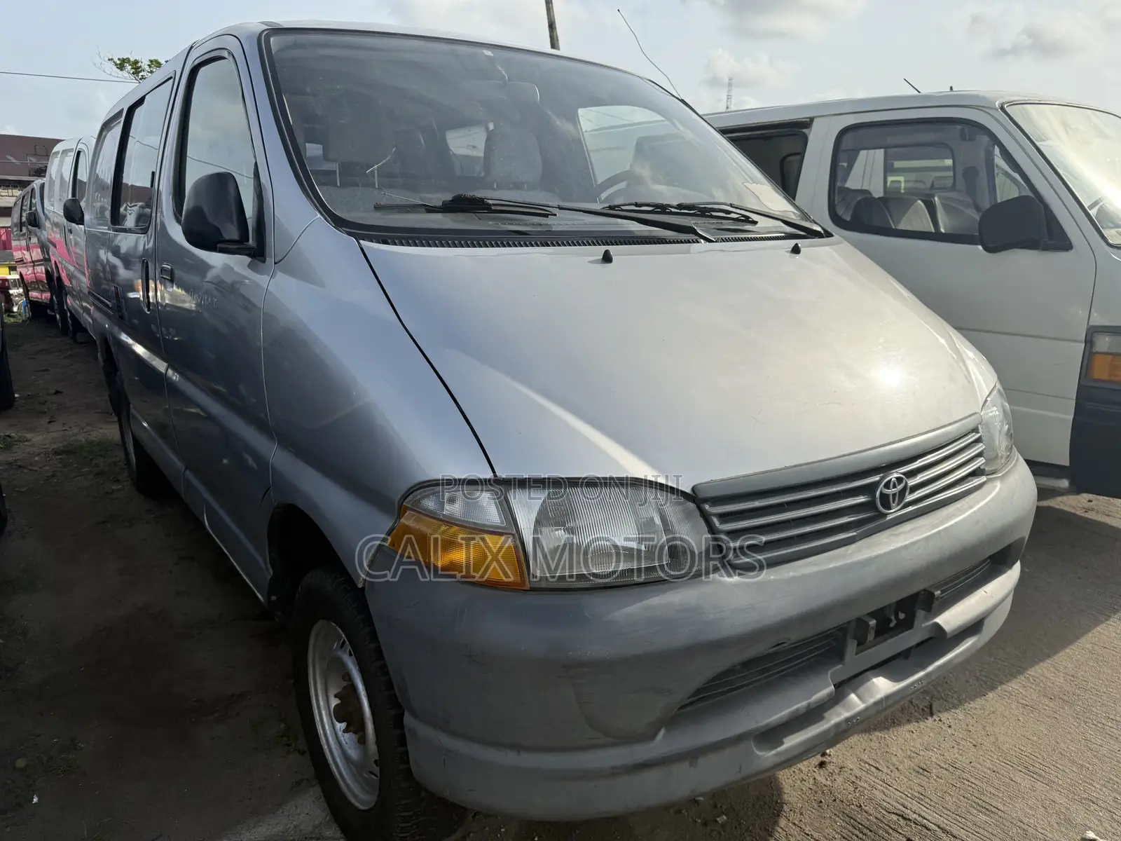 Toyota HiAce 2005 Grey