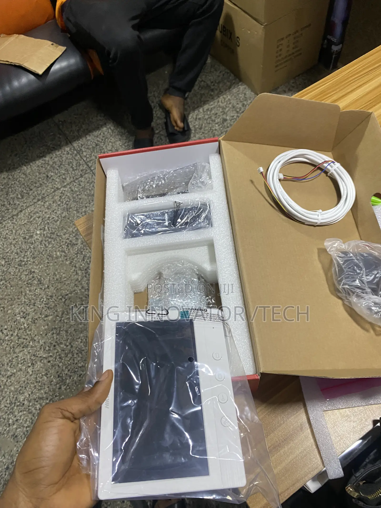 Hikvision Analog Video Door Bell Ds-Kis203t