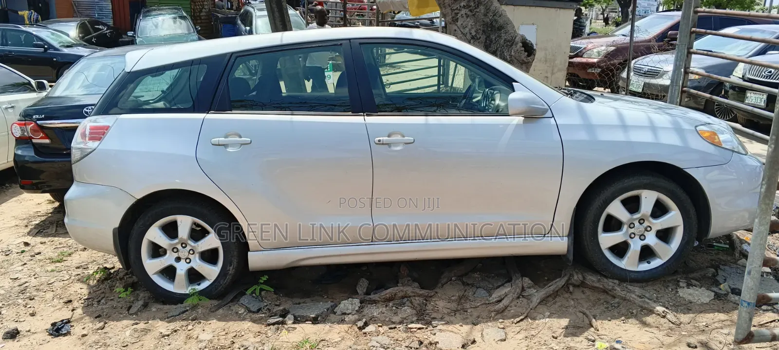 Toyota Matrix Hatchback FWD (1.8L 4cyl 5M) 2007 Silver