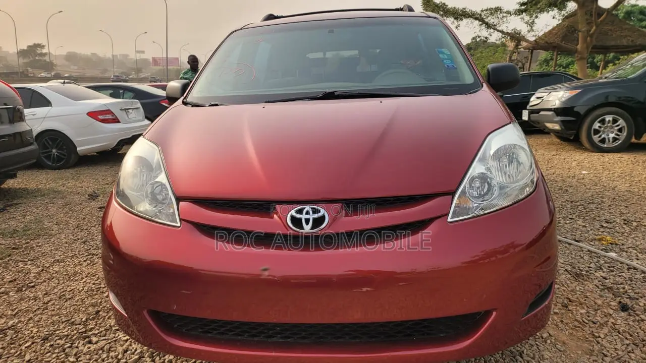Toyota Sienna 2005 Red