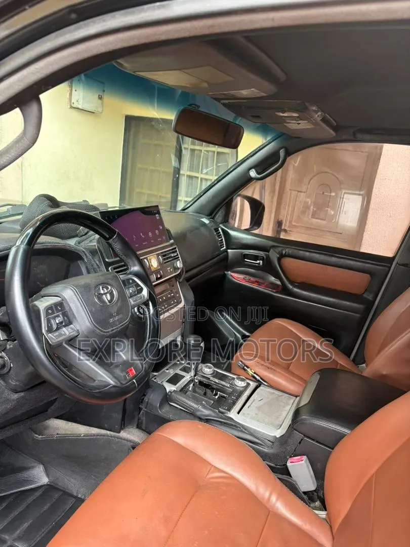 Toyota Land Cruiser 2024 Black