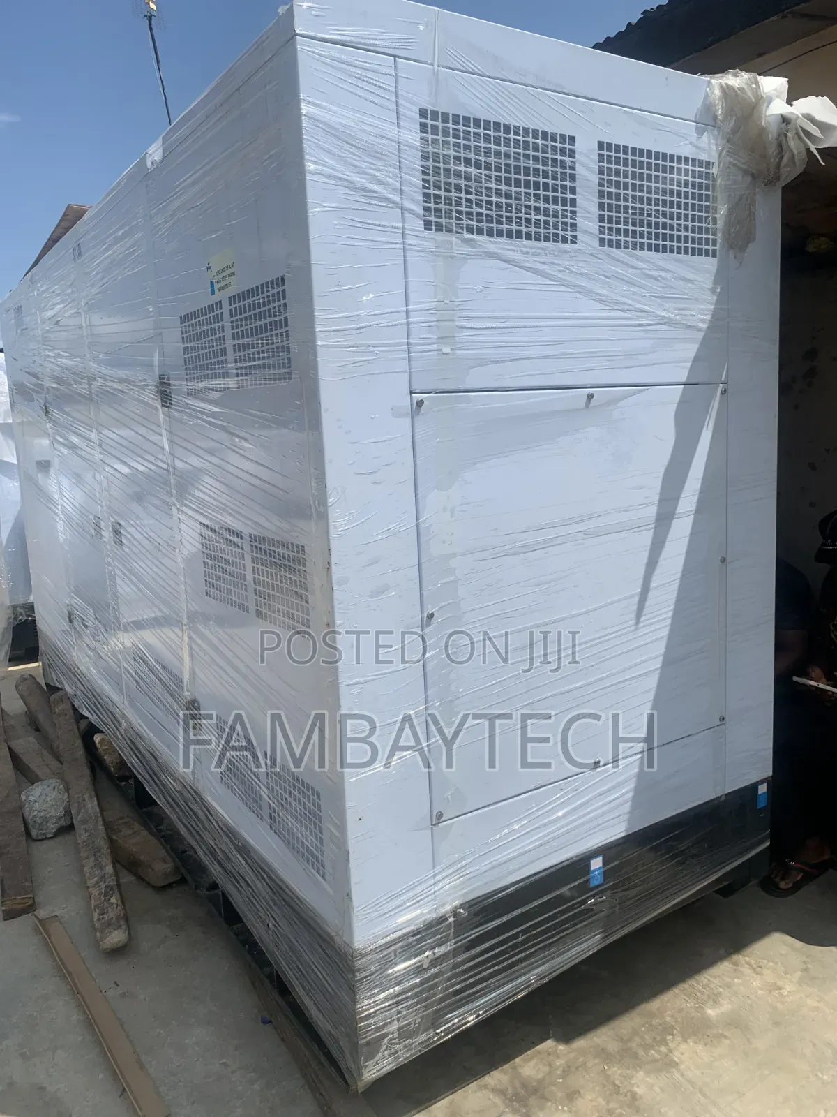 Perkins 500kva Soundproof Diesel Generator – Zero Hours