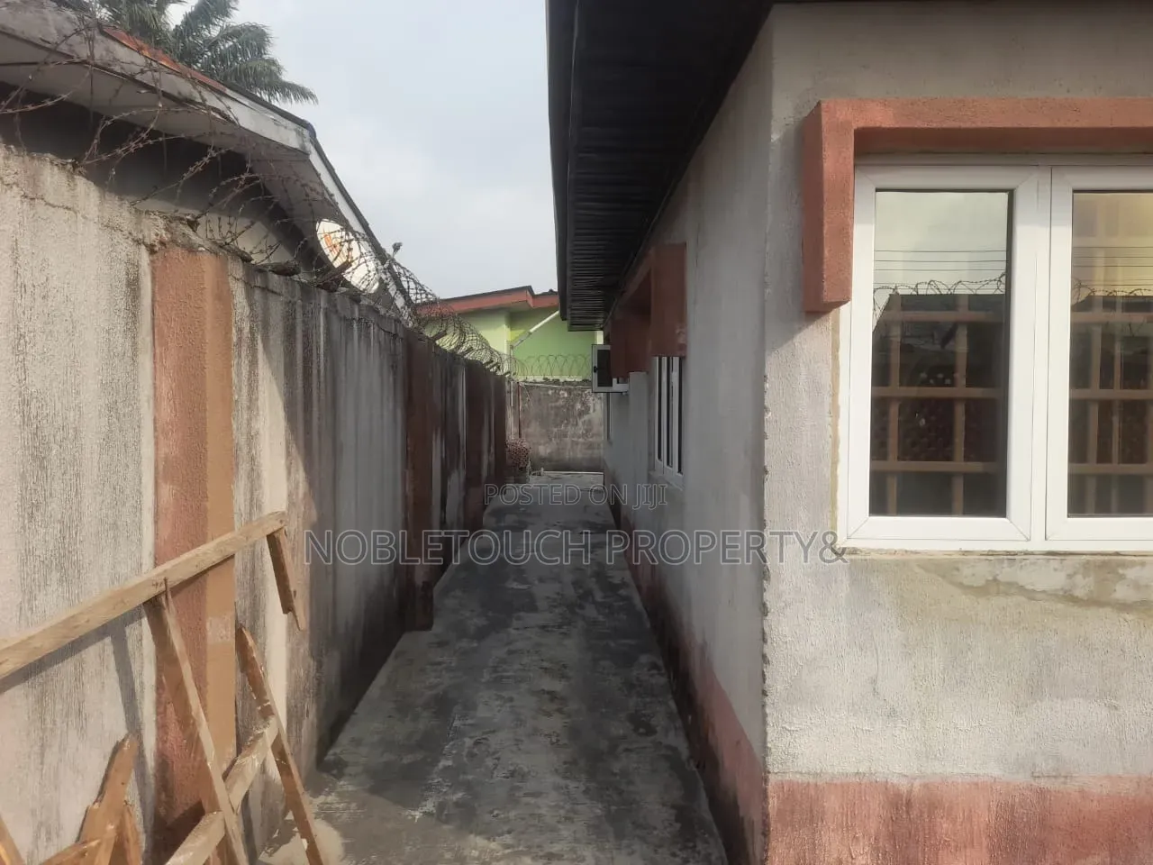4bdrm Bungalow in Lekki Ajah Lagos, Abraham Adesanya Estate for sale