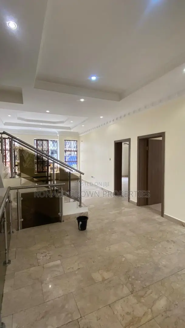 4bdrm Duplex in Banana Island for rent