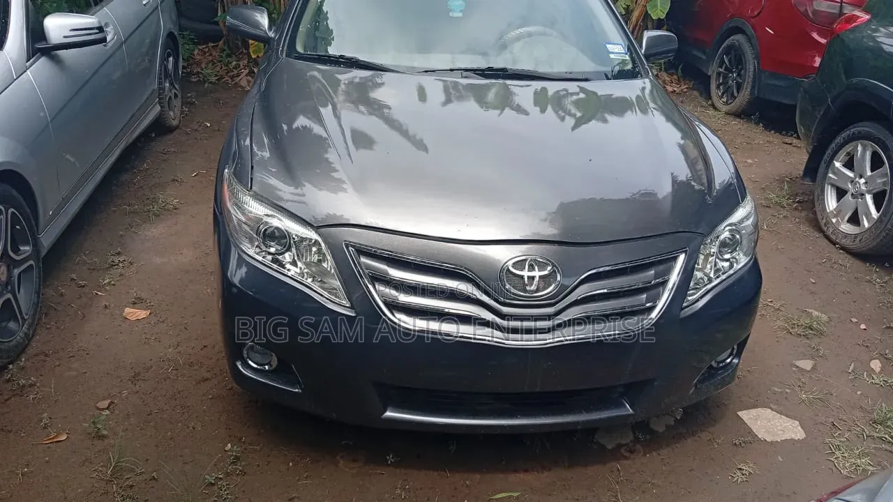 Toyota Camry LE 4dr Sedan (2.5L 4cyl 6A) 2011 Black
