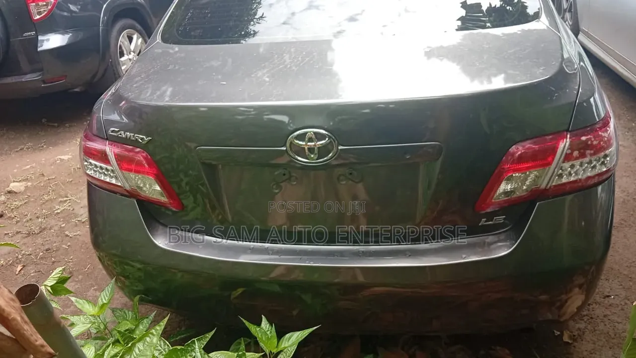 Toyota Camry LE 4dr Sedan (2.5L 4cyl 6A) 2011 Black