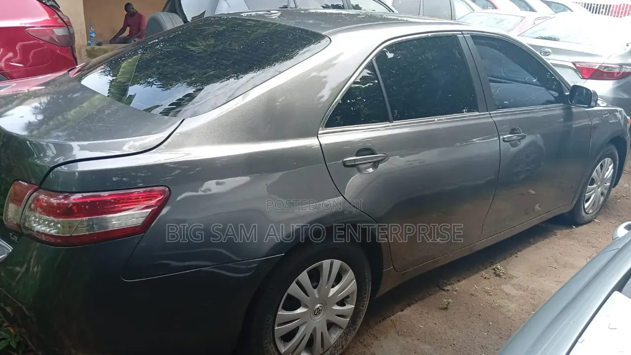 Toyota Camry LE 4dr Sedan (2.5L 4cyl 6A) 2011 Black