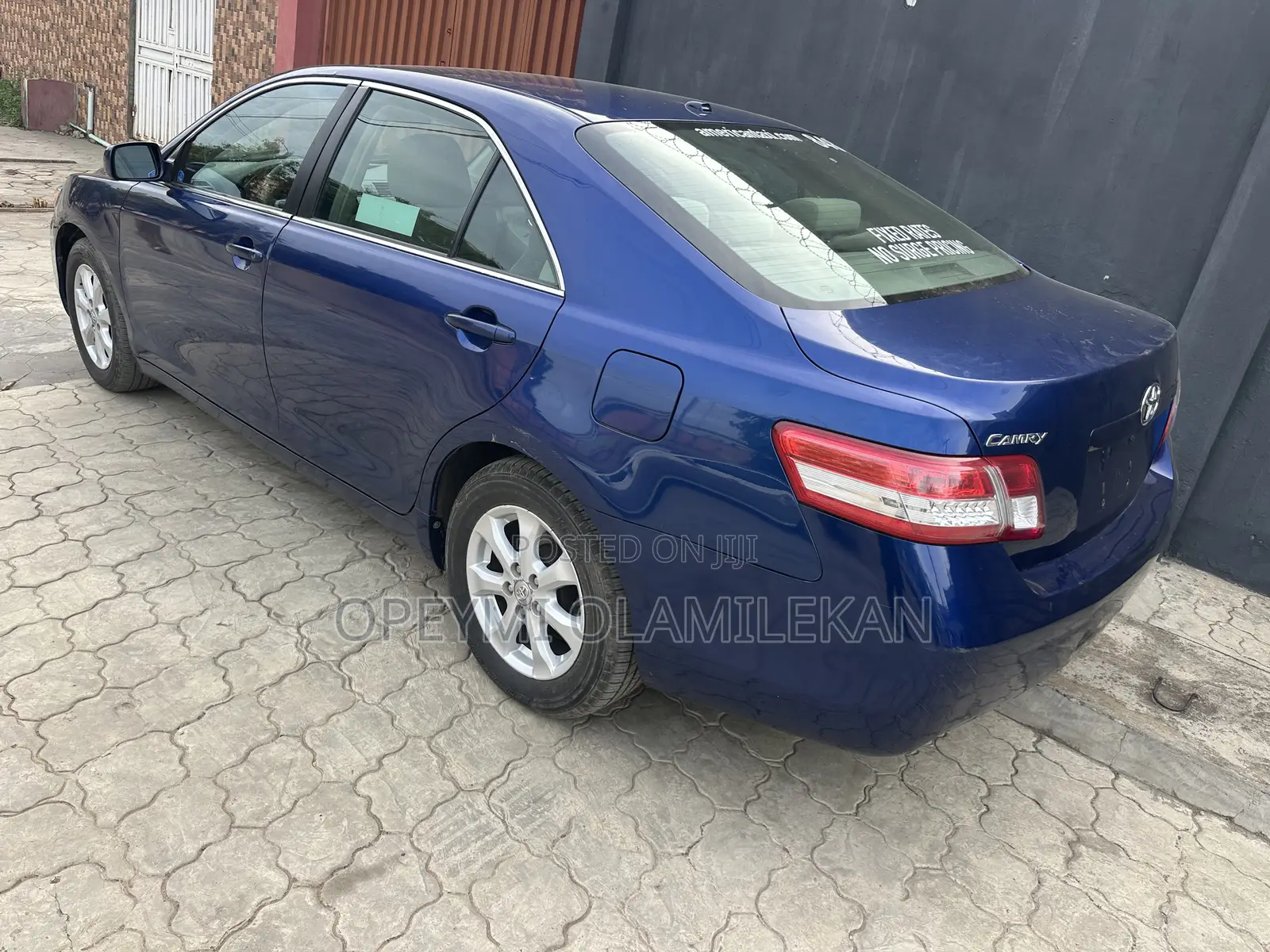 Toyota Camry LE 4dr Sedan (2.5L 4cyl 6A) 2011 Blue