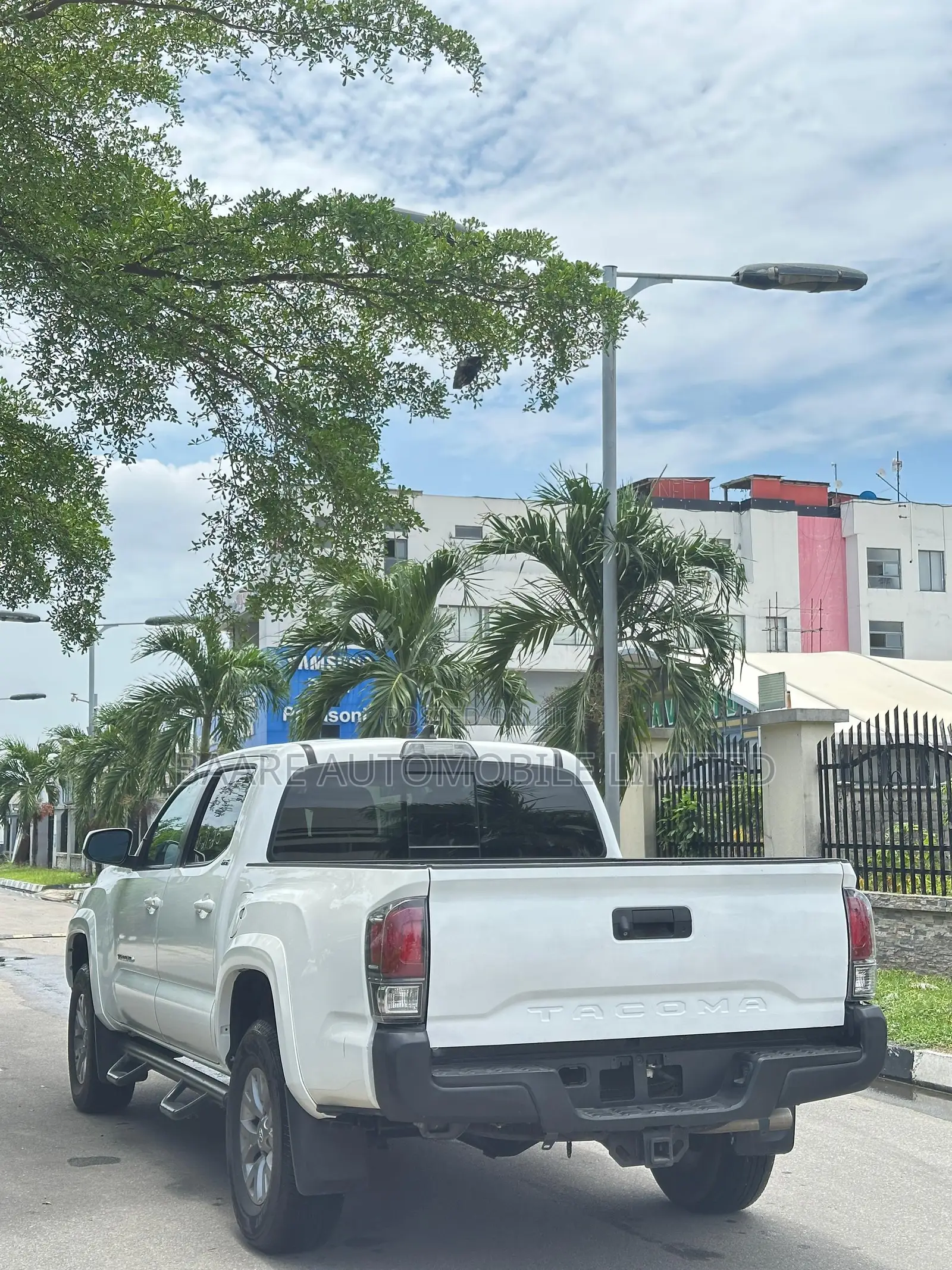 Toyota Tacoma 2019 White