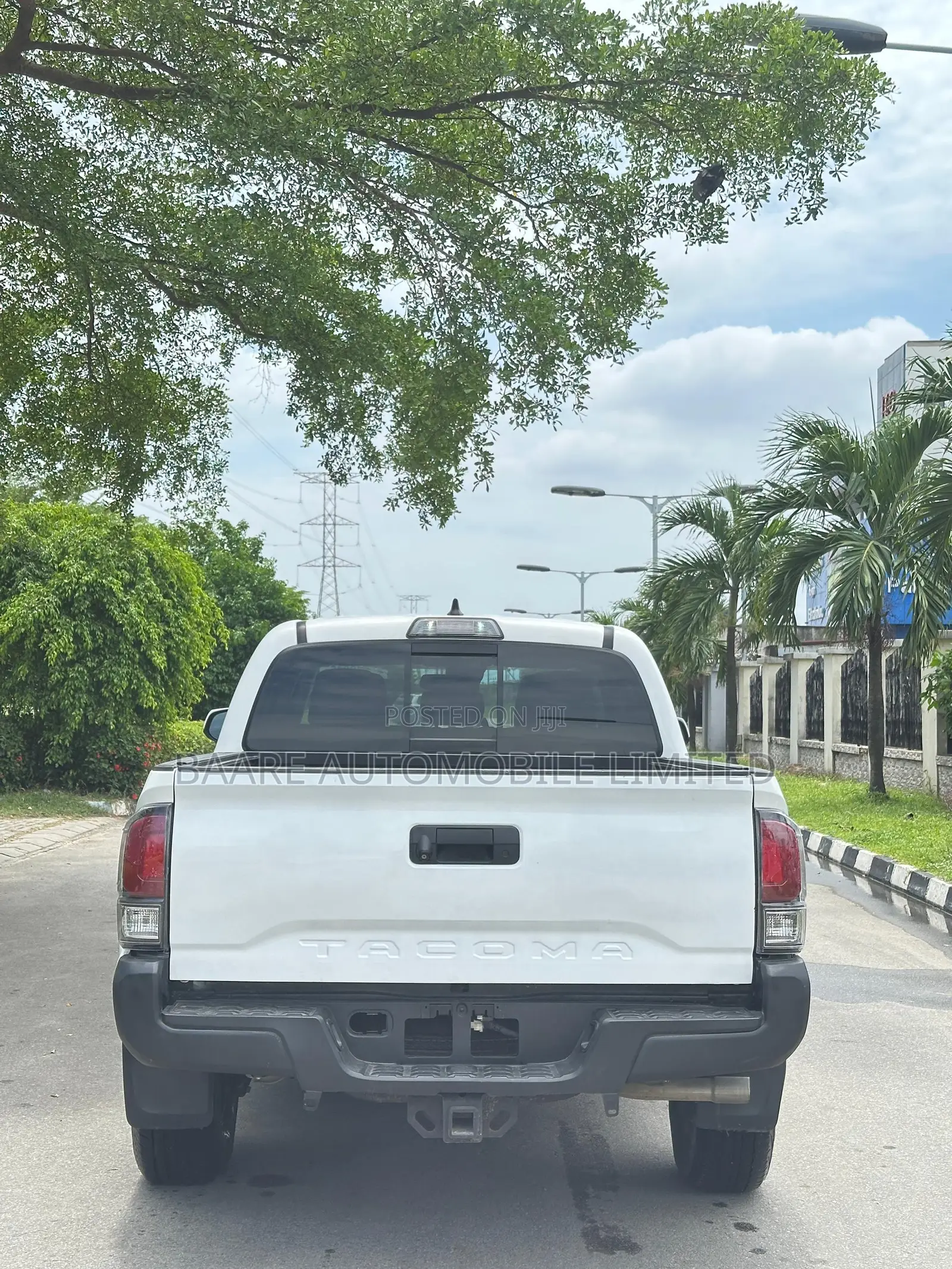 Toyota Tacoma 2019 White