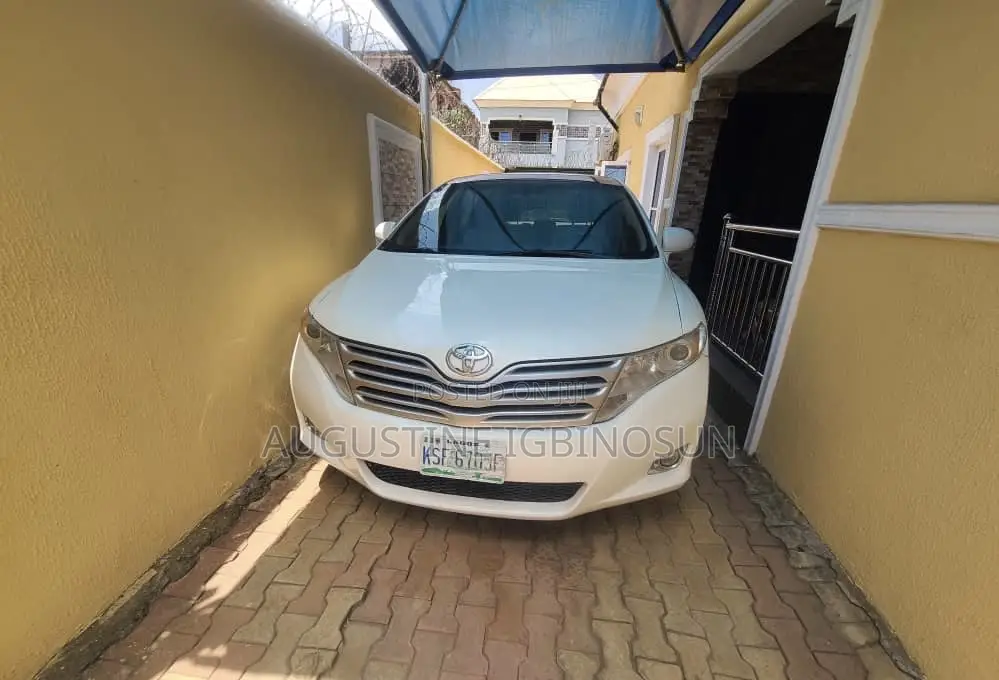 Toyota Venza 2011 White