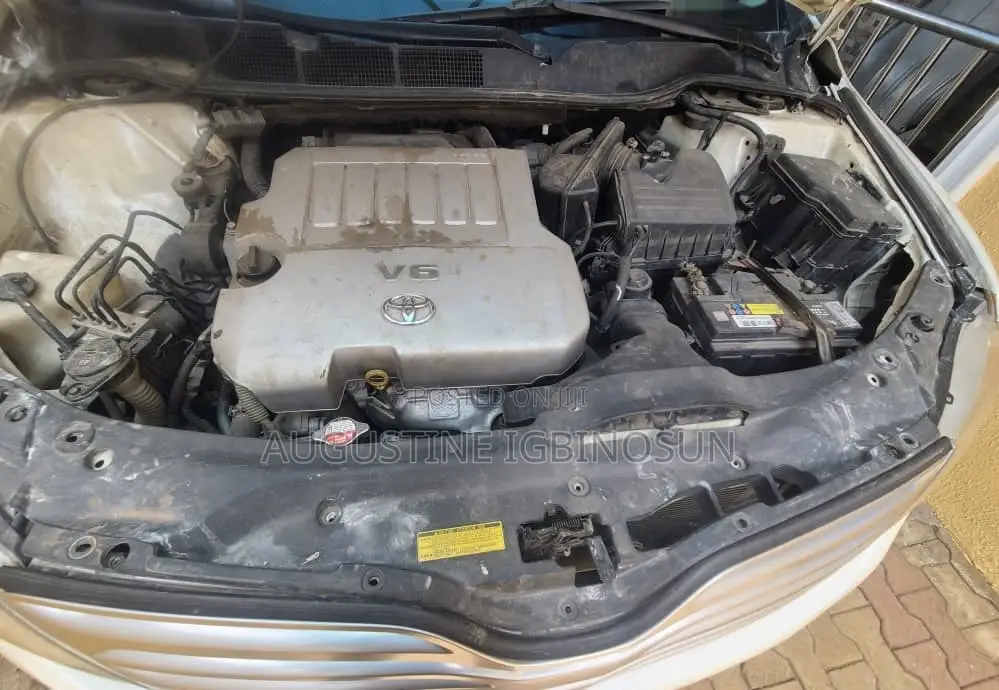 Toyota Venza 2011 White