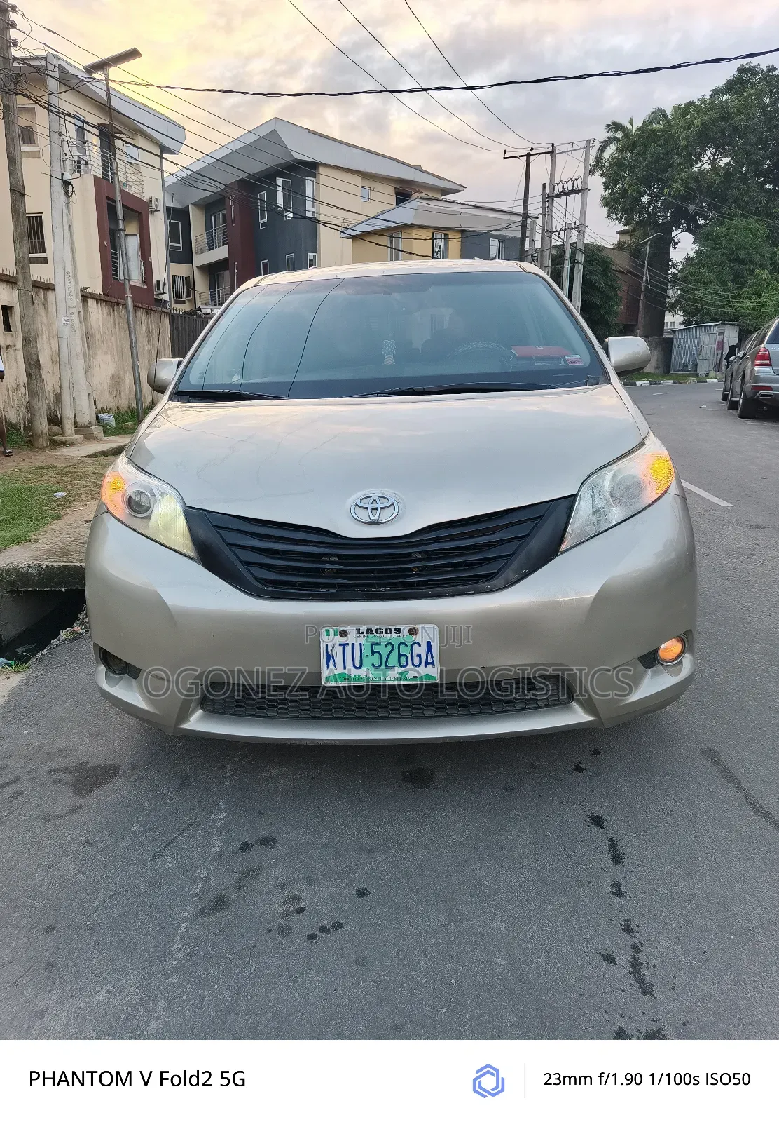 Toyota Sienna LE 7 Passenger 2011 Gold