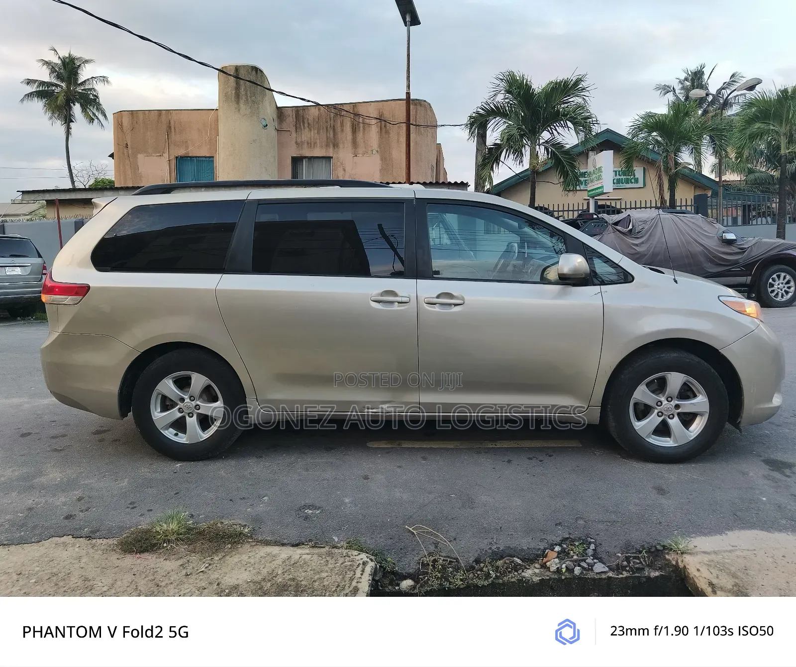 Toyota Sienna LE 7 Passenger 2011 Gold