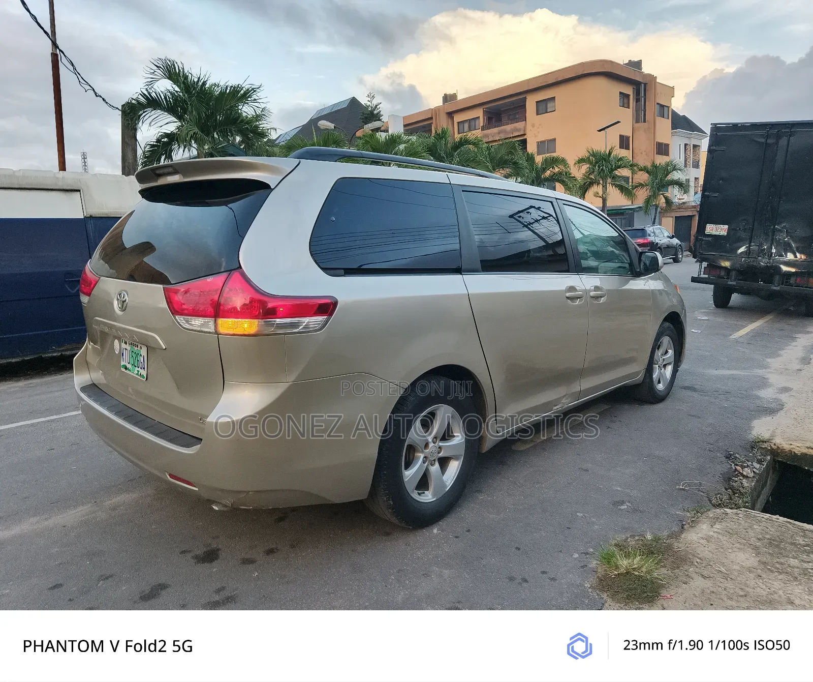 Toyota Sienna LE 7 Passenger 2011 Gold
