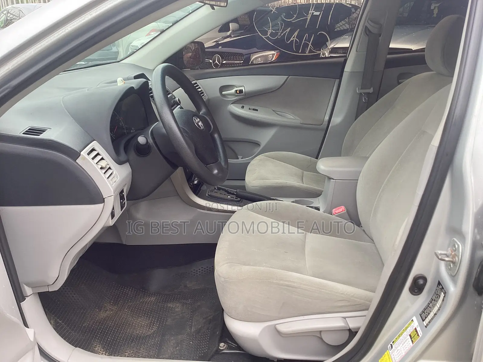 Toyota Corolla L 4dr Sedan (1.8L 4cyl 5M) 2013 Silver