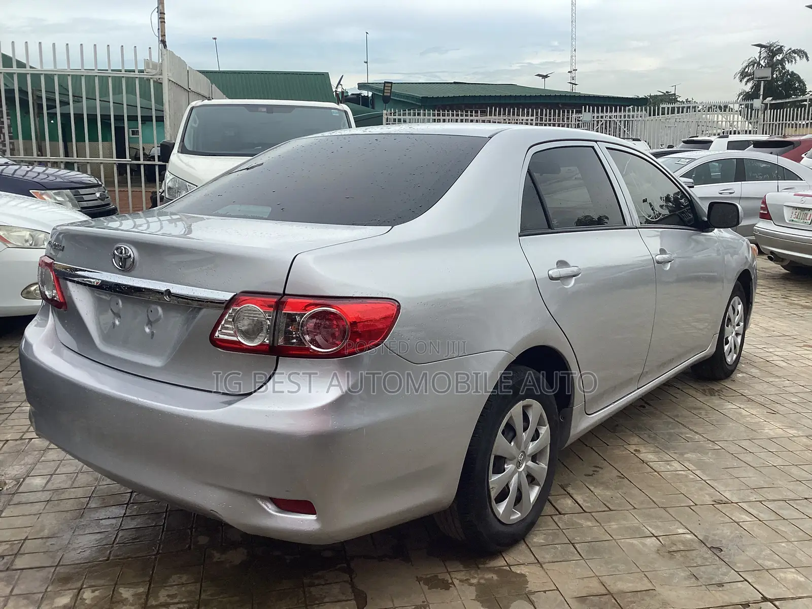 Toyota Corolla L 4dr Sedan (1.8L 4cyl 5M) 2013 Silver