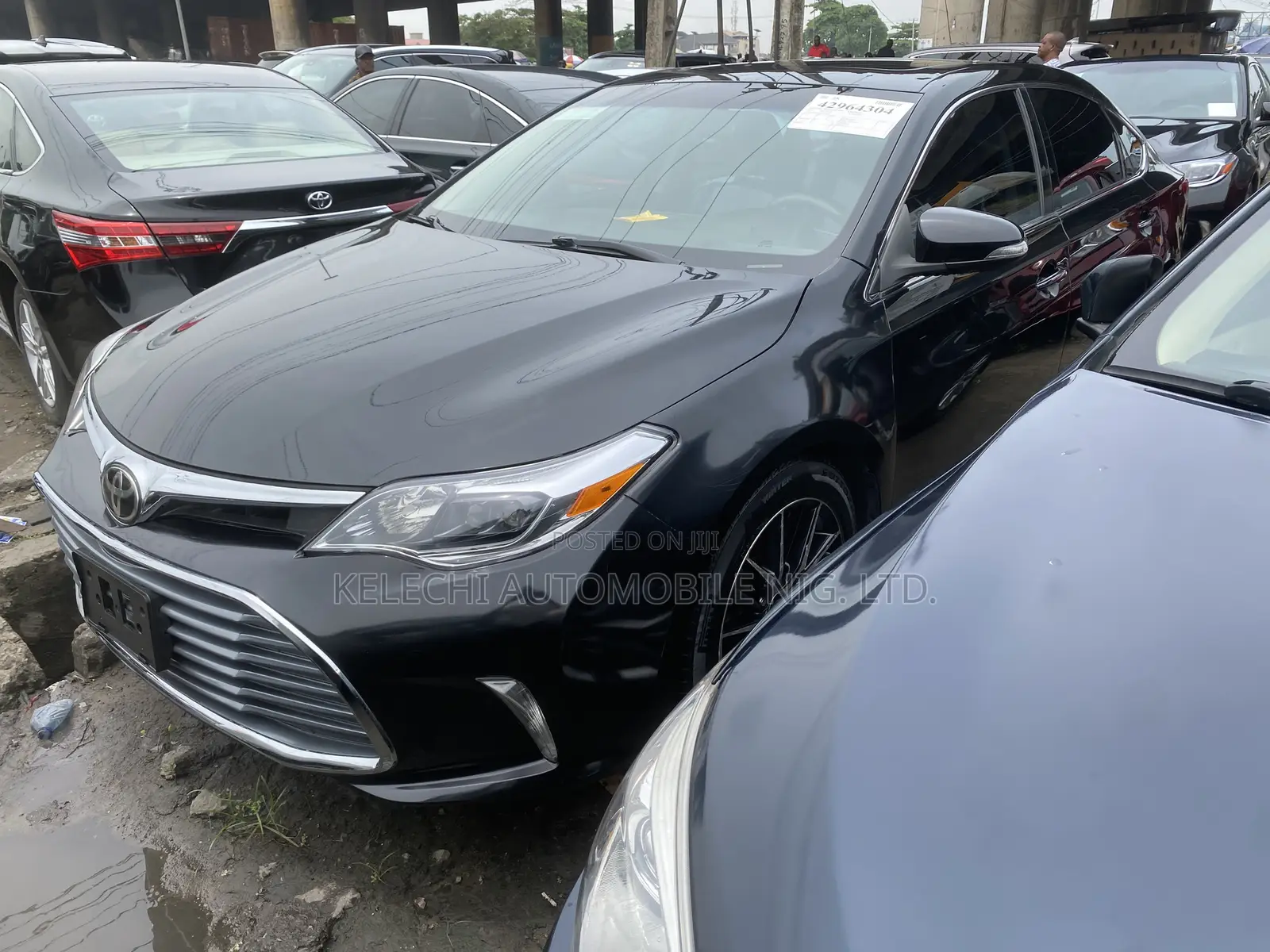 Toyota Avalon Limited 4dr Sedan (3.5L 6cyl 6A) 2015 Black