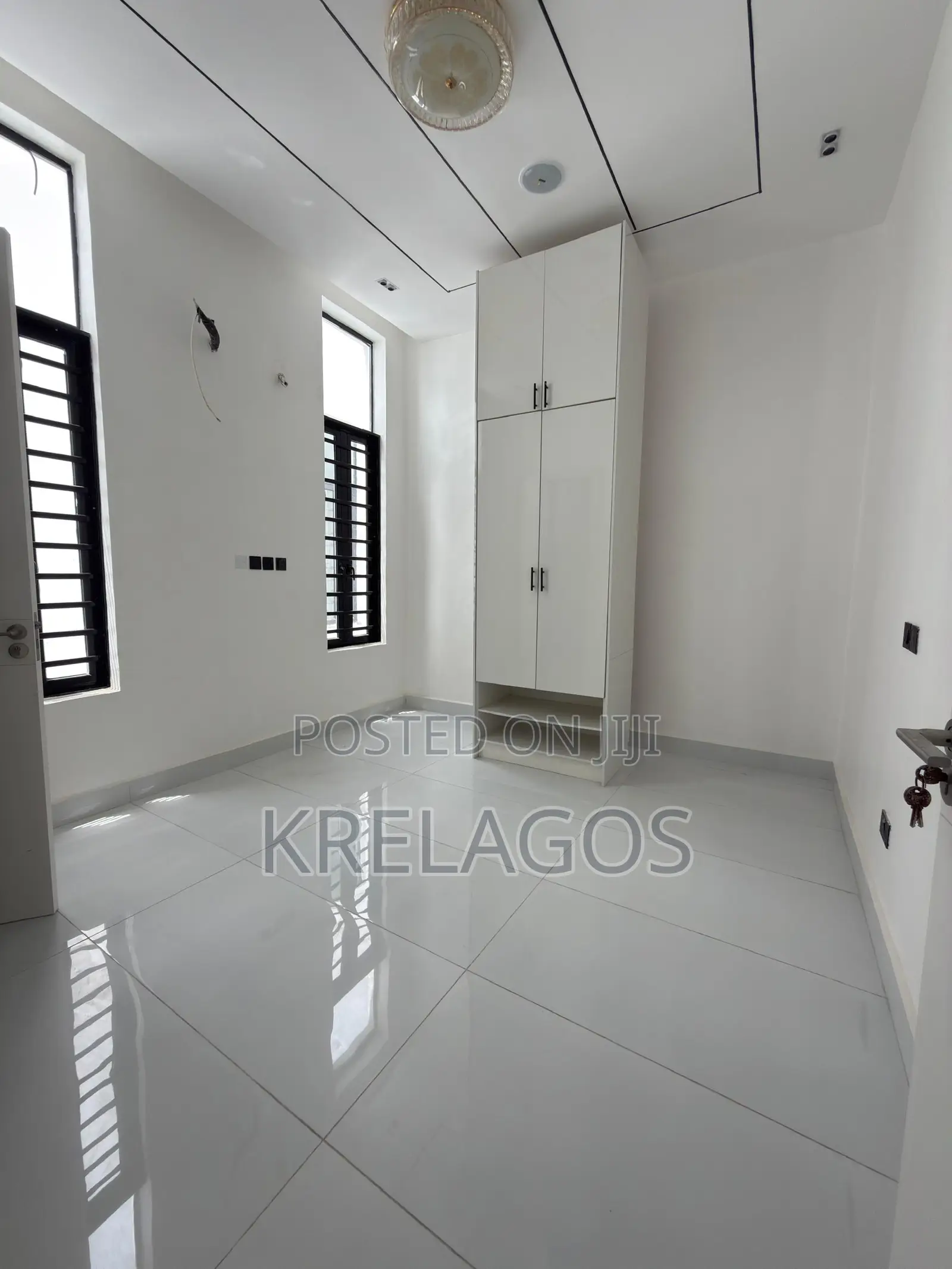 5bdrm House in Orchid, Chevron for sale