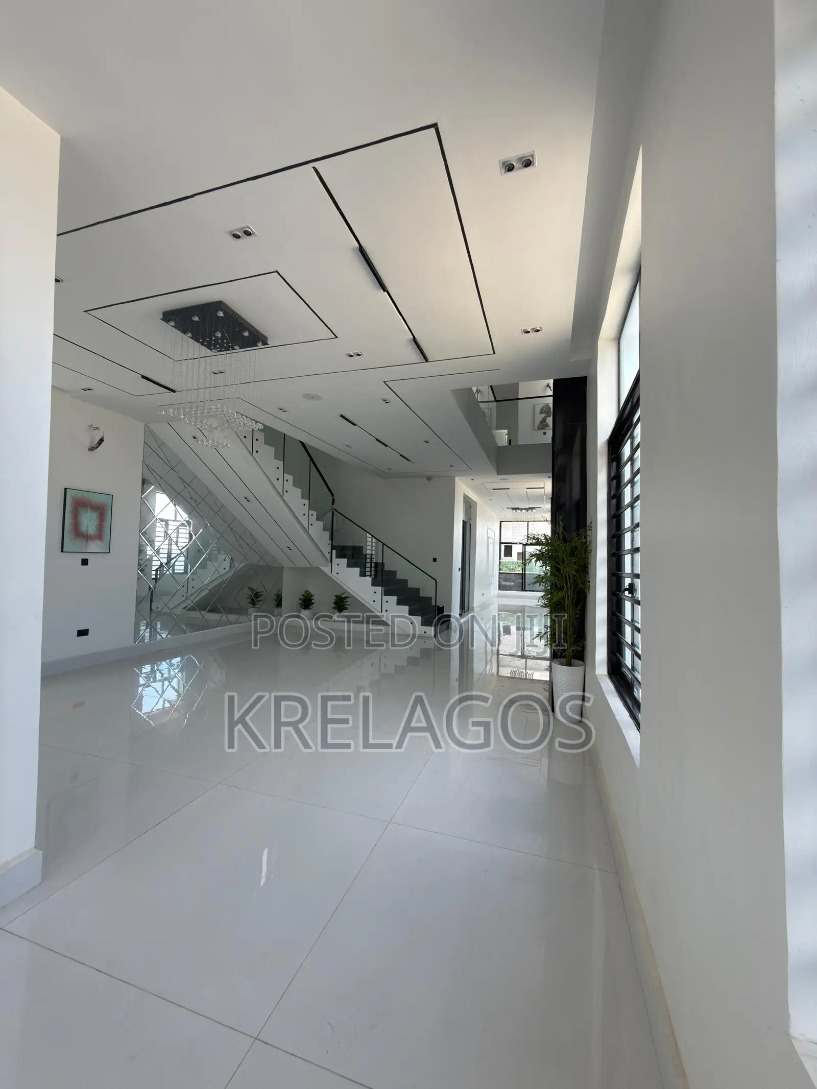 5bdrm House in Orchid, Chevron for sale