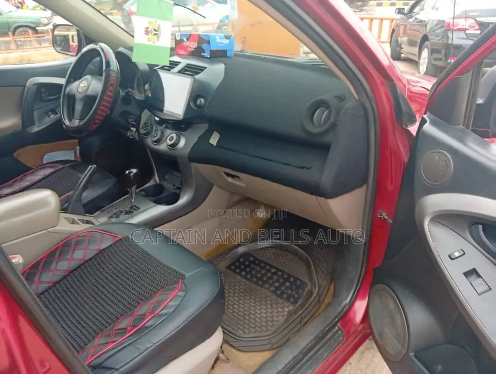 Toyota RAV4 V6 2007 Red