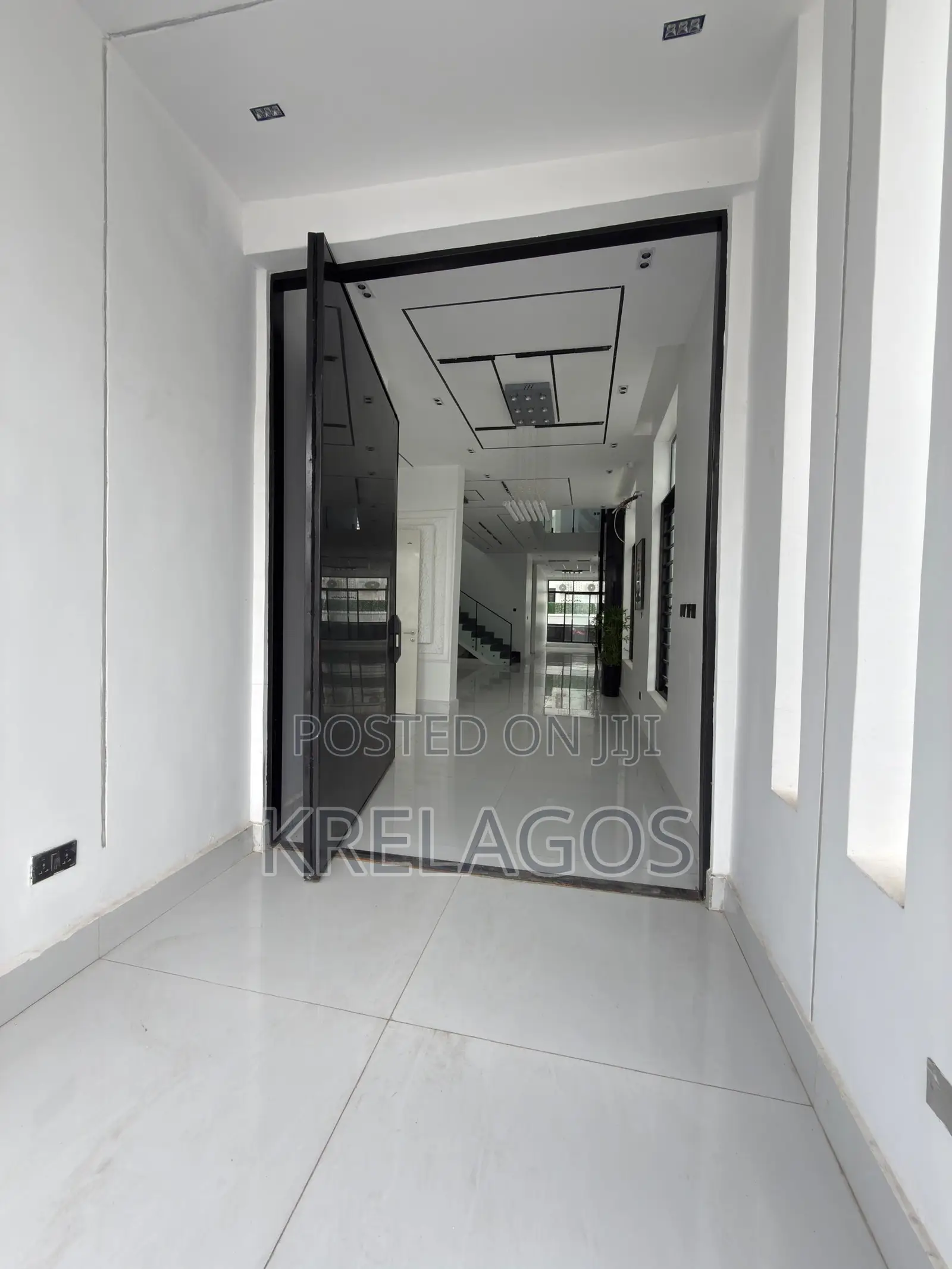 5bdrm House in Orchid, Chevron for sale
