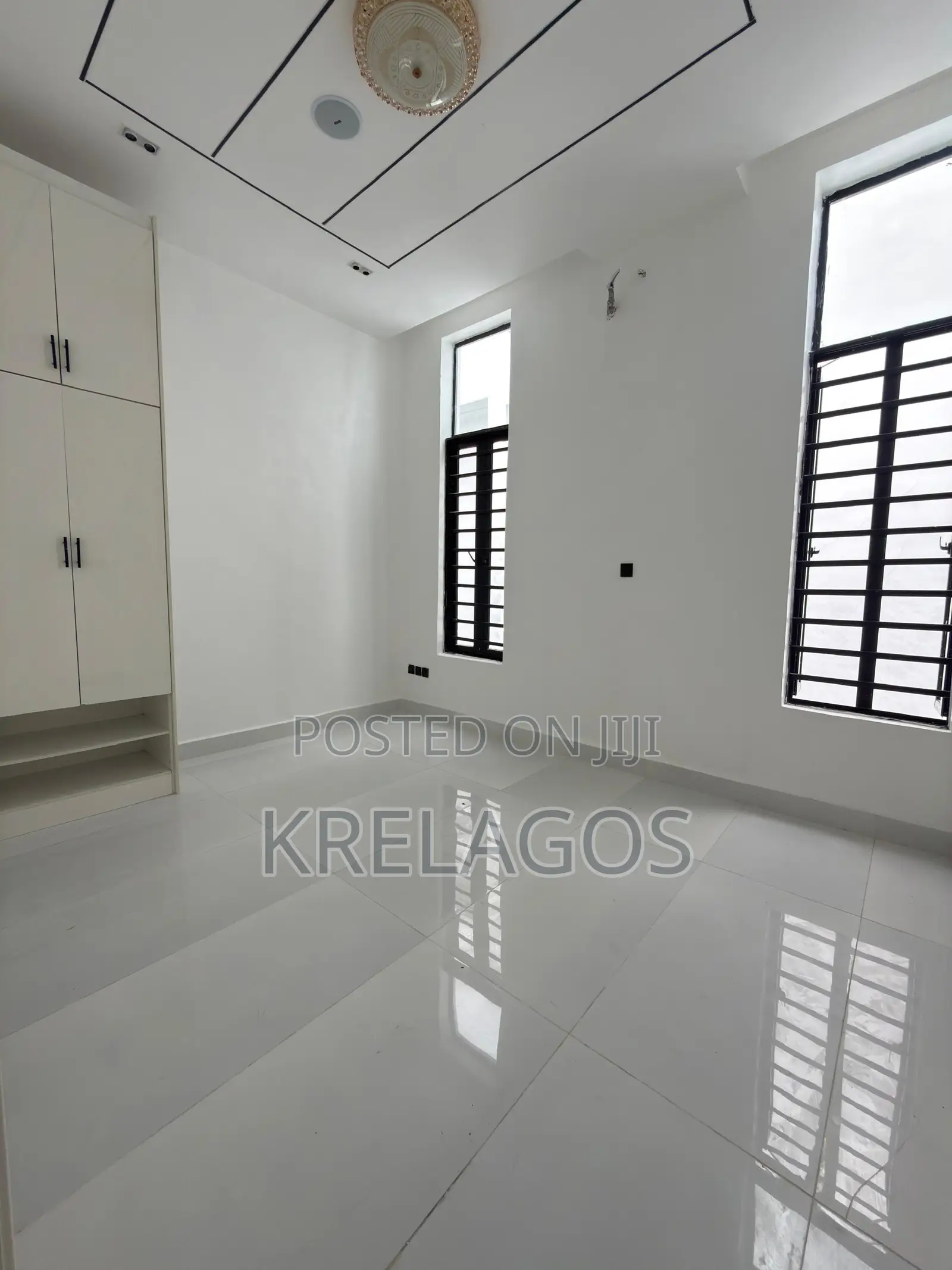 5bdrm House in Orchid, Chevron for sale