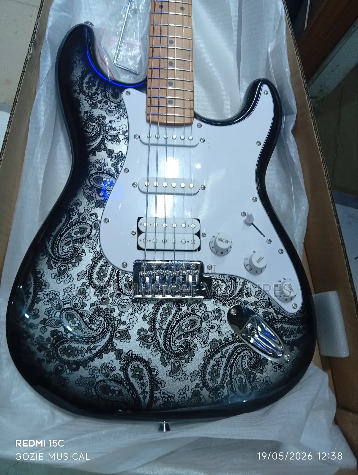 Kaysen KST-218 Stratocaster Electric Lead Guitar 6 Strings
