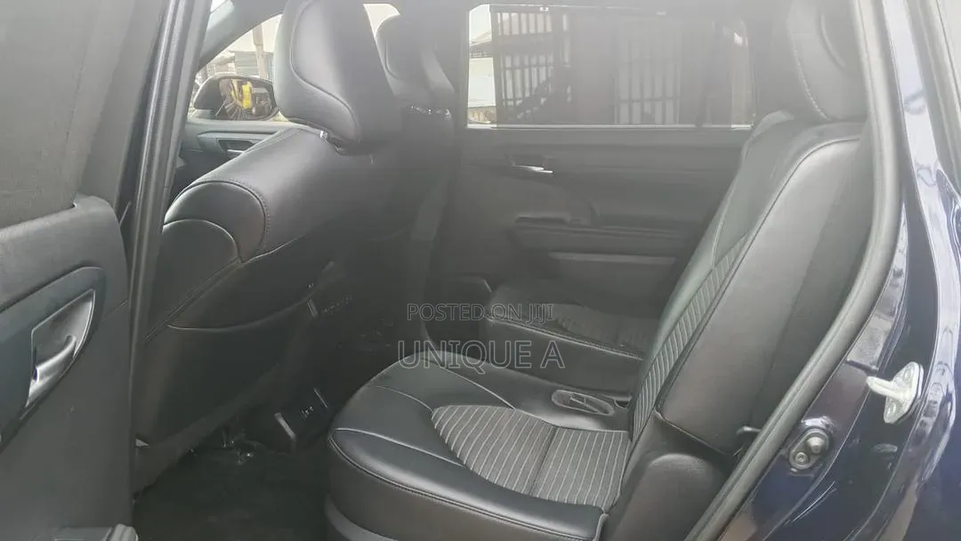 Toyota Highlander XSE 2021 Blue