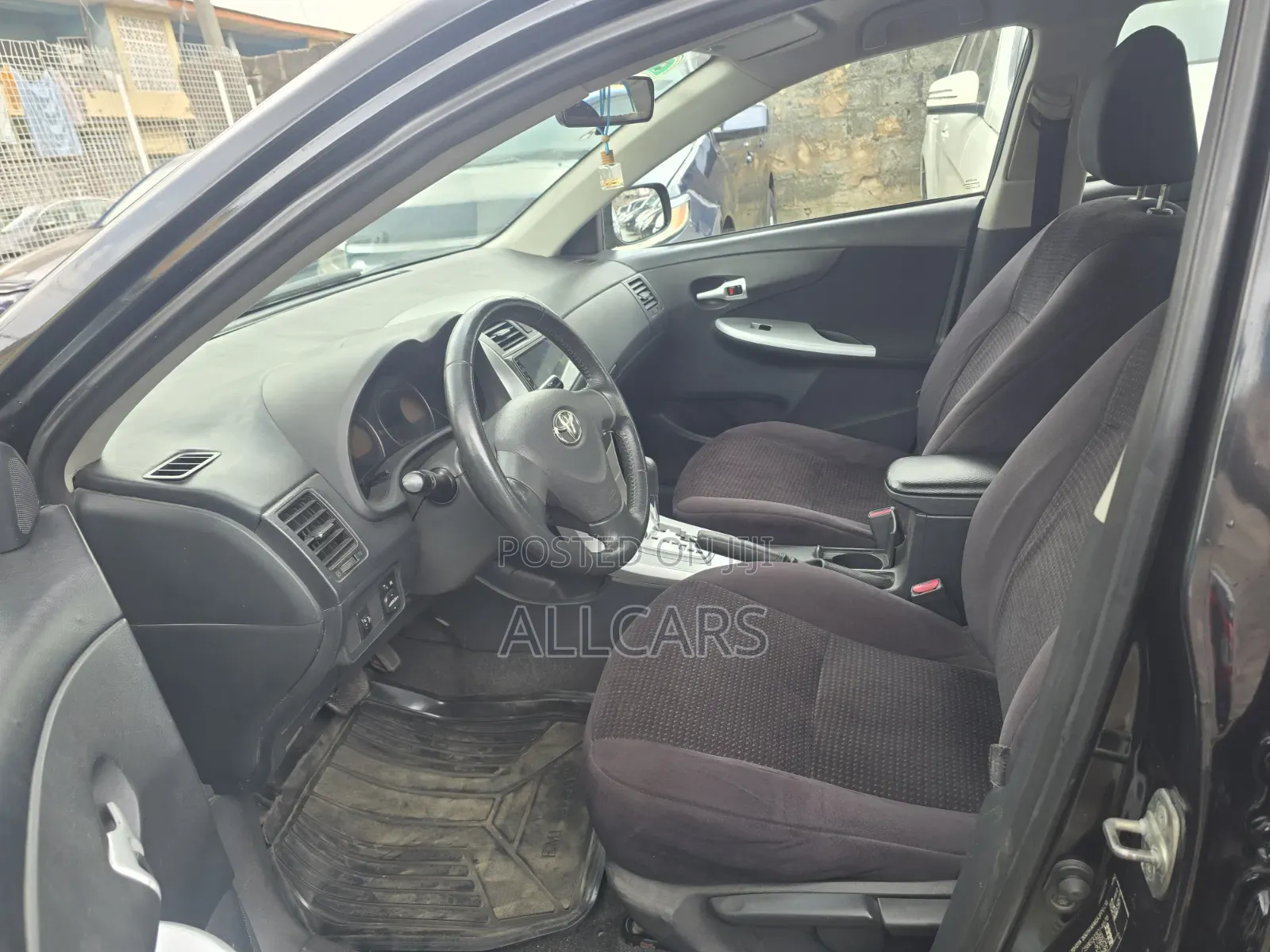 Toyota Corolla LE 4dr Sedan (1.8L 4cyl 4A) 2010 Black