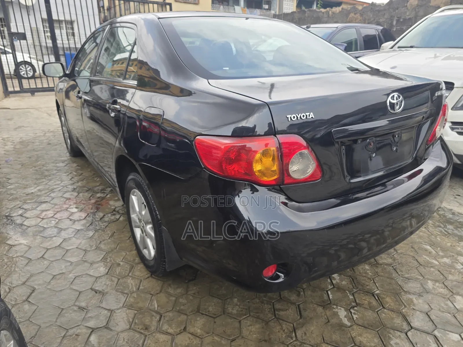Toyota Corolla LE 4dr Sedan (1.8L 4cyl 4A) 2010 Black