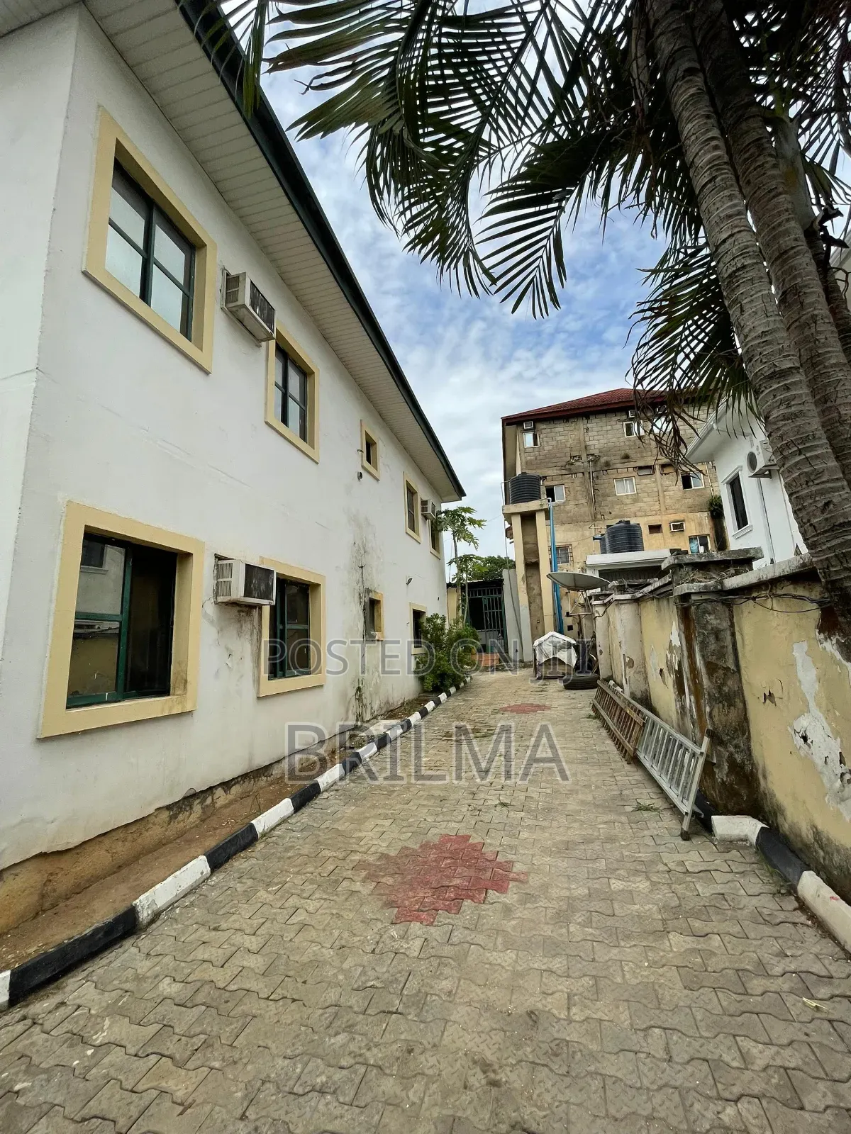 5bdrm Duplex in Zone 5 / Wuse for sale