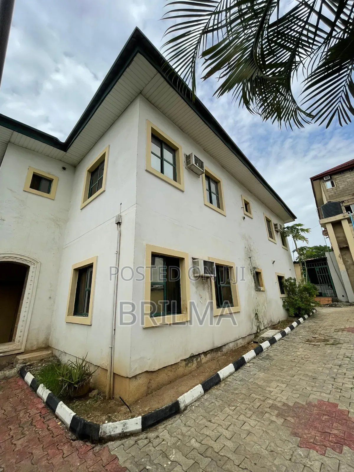 5bdrm Duplex in Zone 5 / Wuse for sale