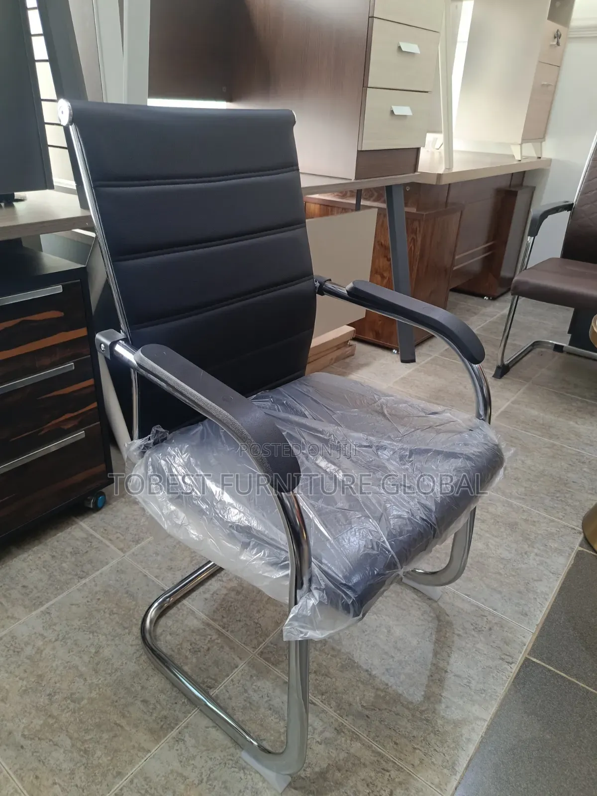 New Modern Office Visitor's Chair (Black)