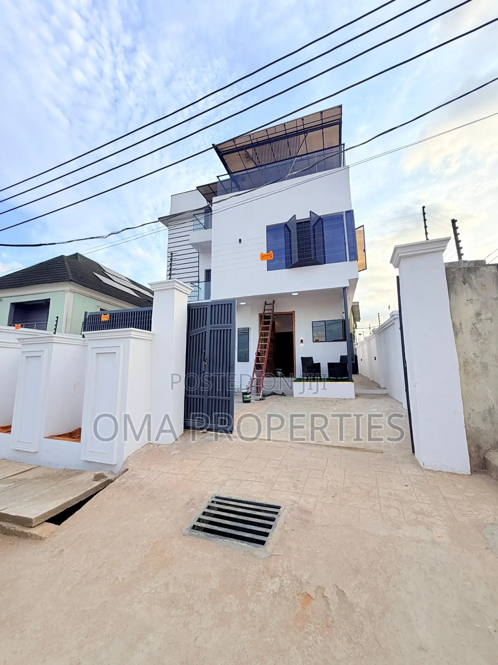 5bdrm Duplex in Ikeja for sale