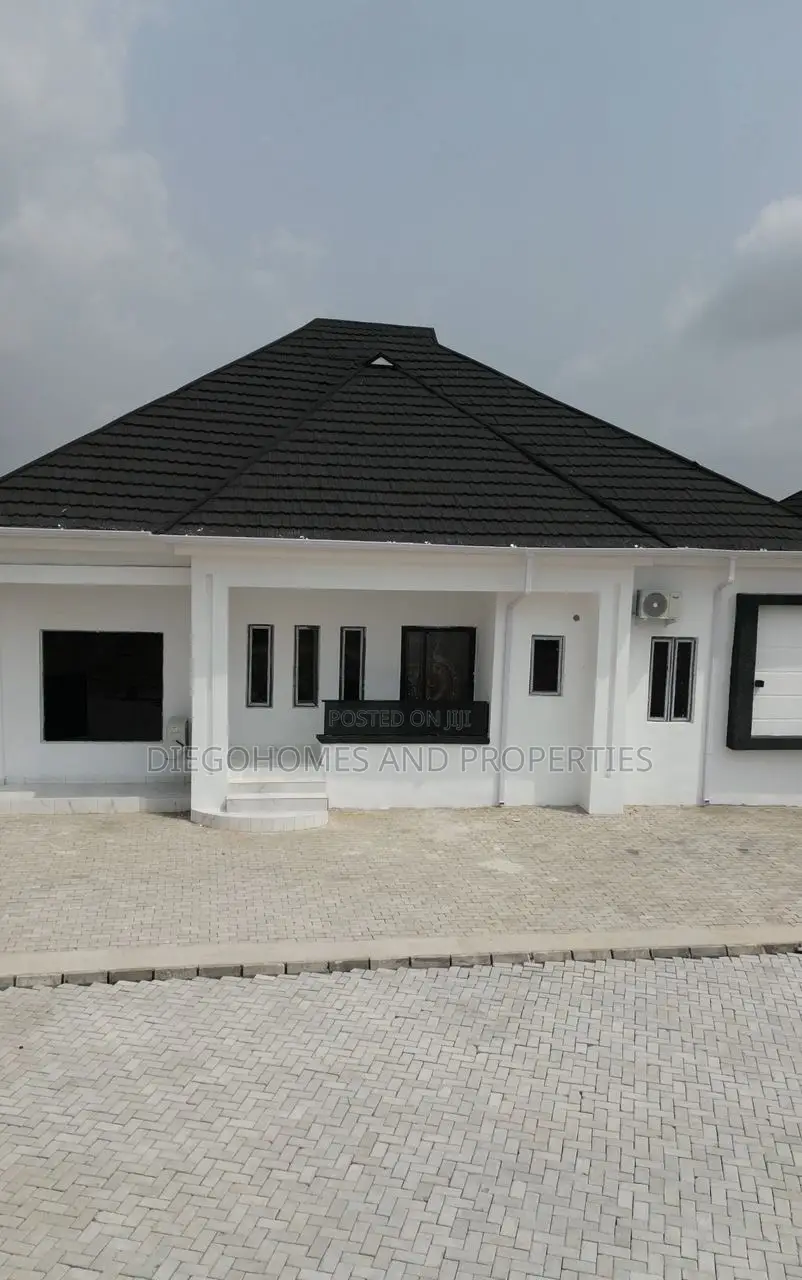 4bdrm Bungalow in Elerangbe for sale