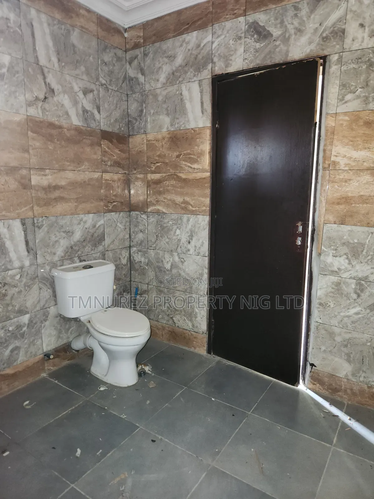 Studio Apartment in Chevron for rent