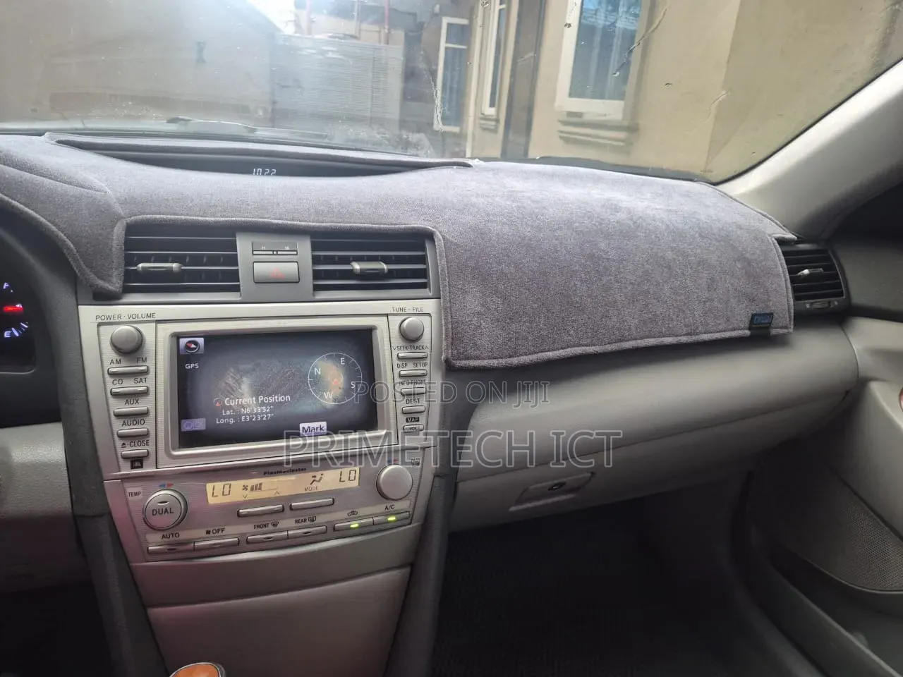 Toyota Camry XLE V6 4dr Sedan (3.5L 6cyl 6AM) 2010 Gray
