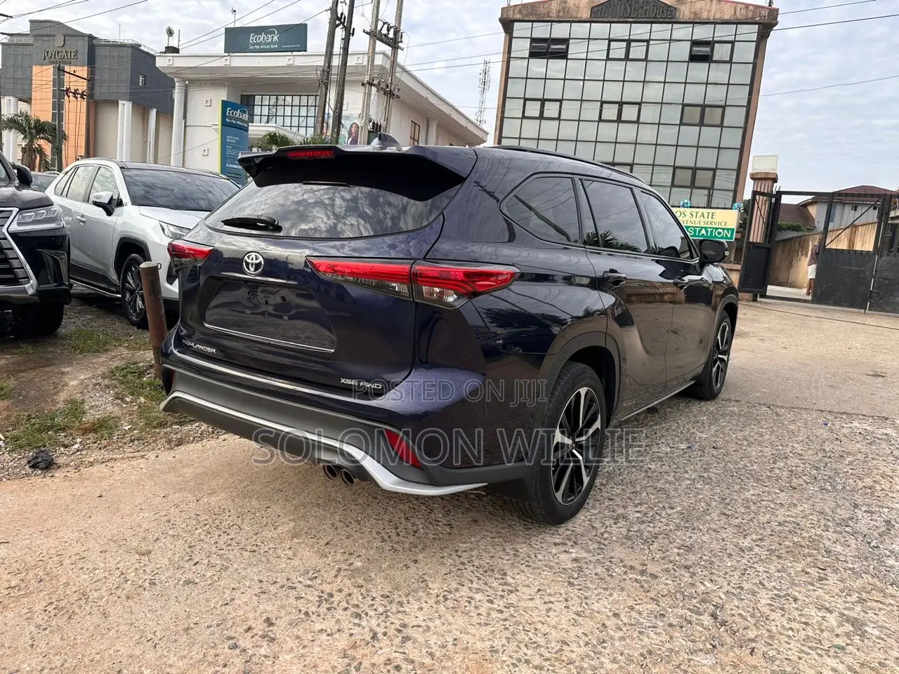 Toyota Highlander XSE 2021 Blue