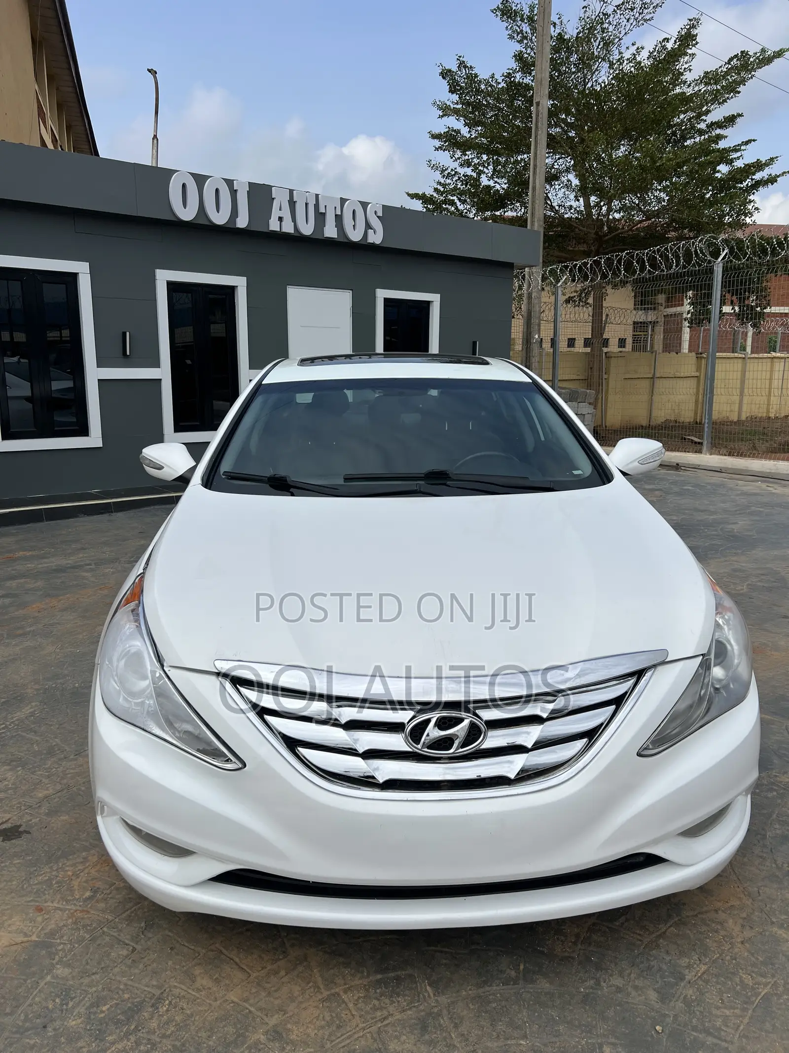 Hyundai Sonata Limited 2.0T Sedan (2.0L 4cyl 6A) 2011 White