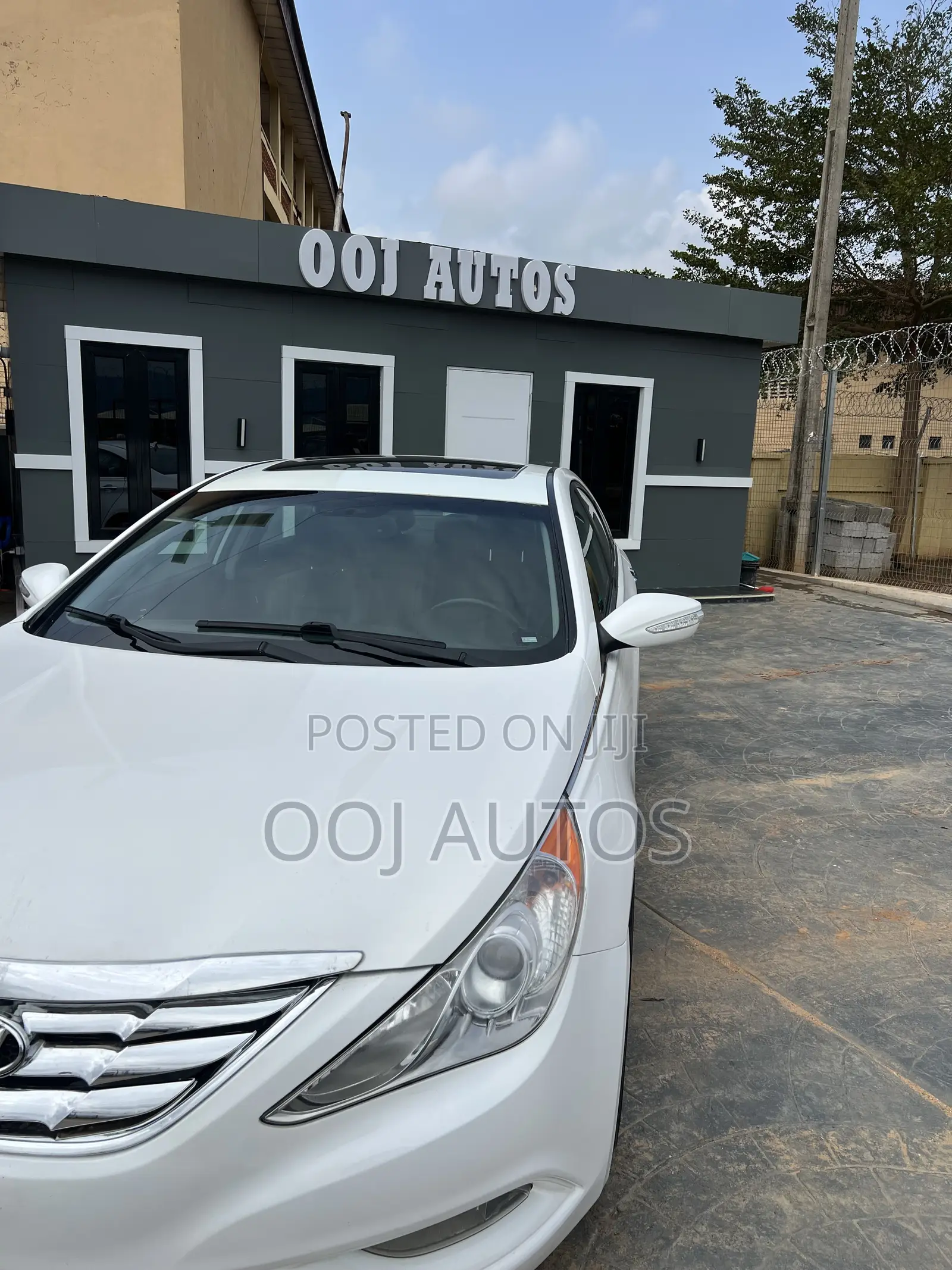 Hyundai Sonata Limited 2.0T Sedan (2.0L 4cyl 6A) 2011 White