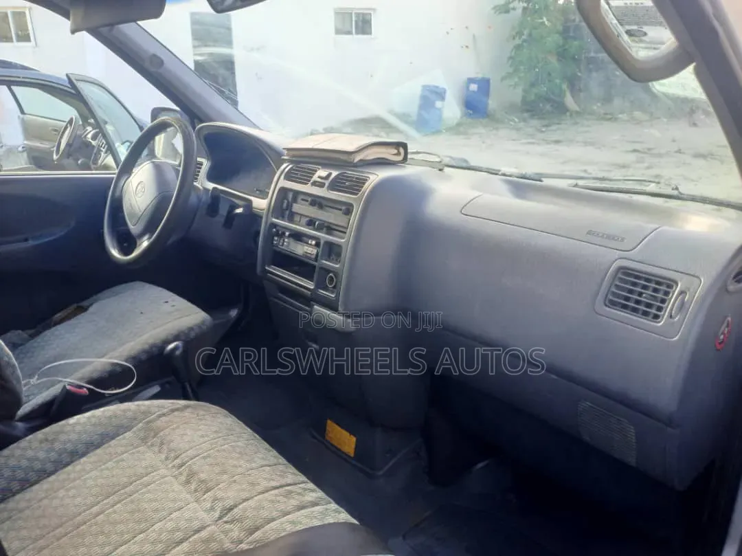 Toyota HiAce 2006 Grey