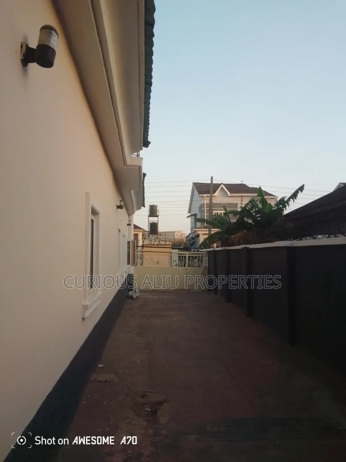 4bdrm Duplex in Ako Estate, Life Camp for rent