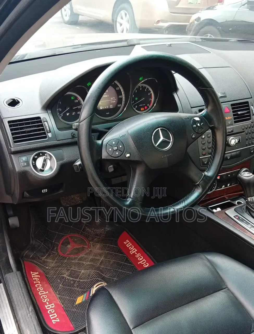 Mercedes-Benz C300 Luxury 4Matic Sedan AWD (3.0L 6cyl 7A) 2011 Black