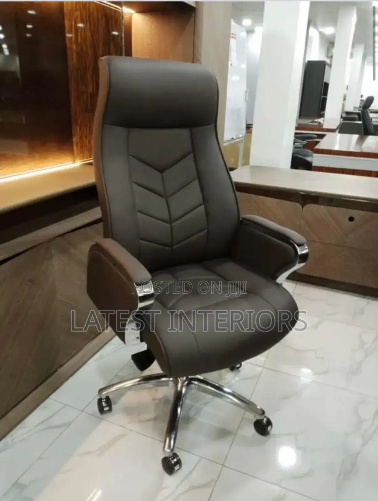 Luxury Executive Office Chair [Premium Comfort Class]